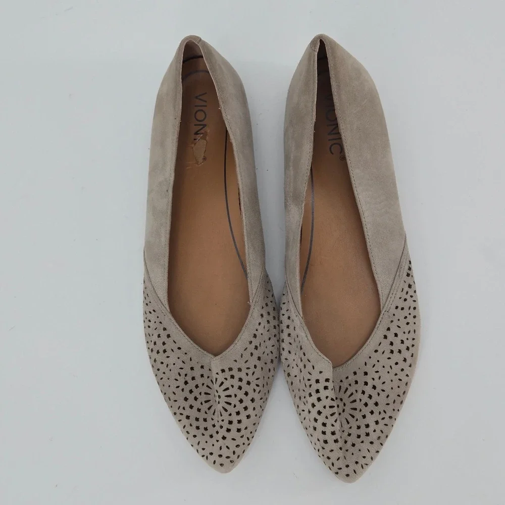 Vionic Carmela Perforated Suede Pointed Toe Ballet Flats Greige Women's Size 10